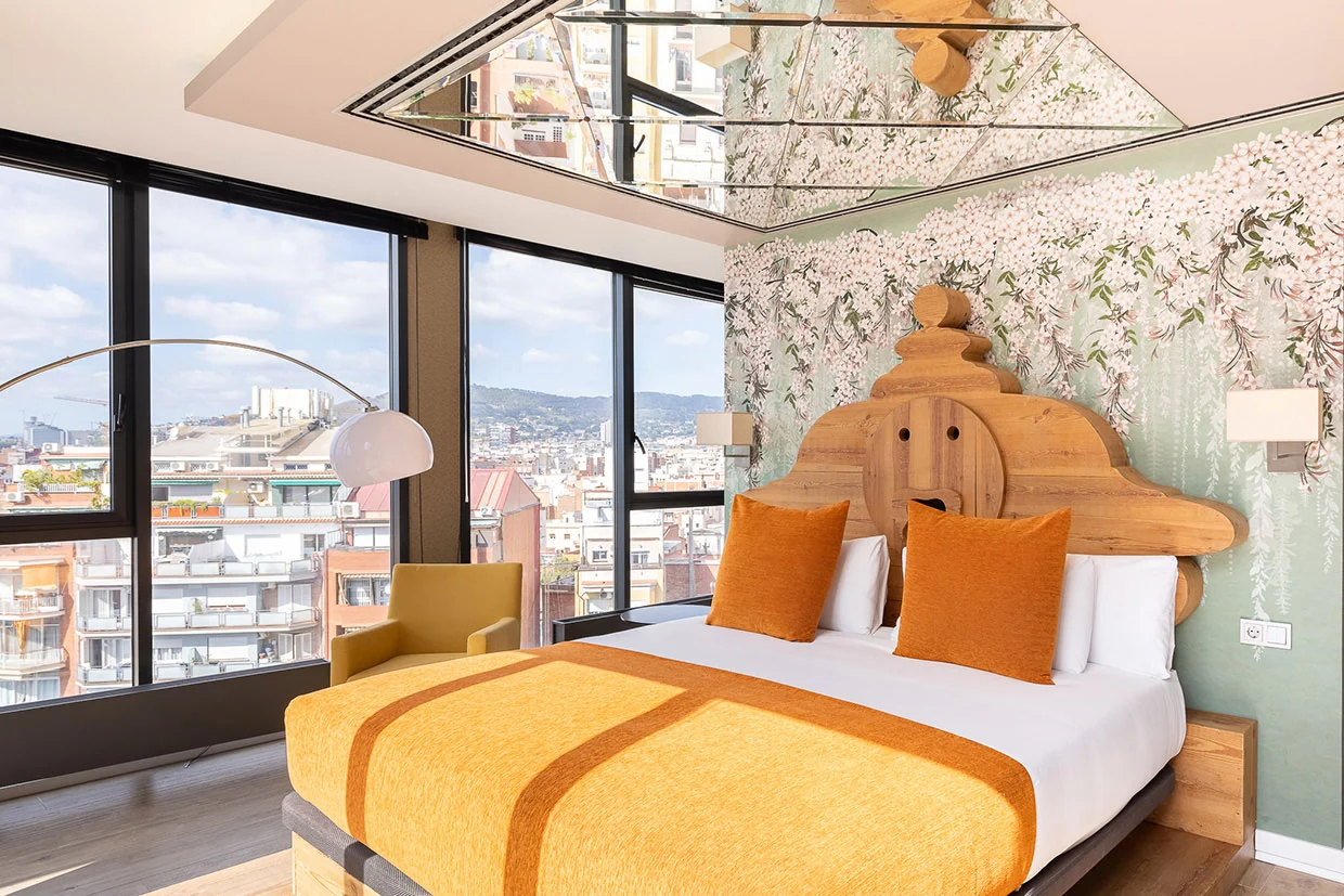 Penthouse exclusif avec piscine sur le toit et vue luxueuse