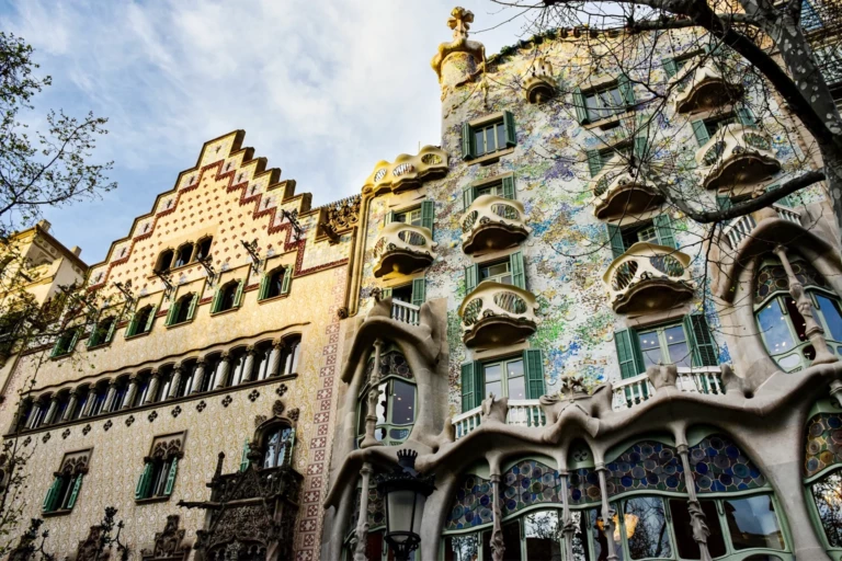 Apartamentos junto à Casa Batlló de Antoni Gaudí